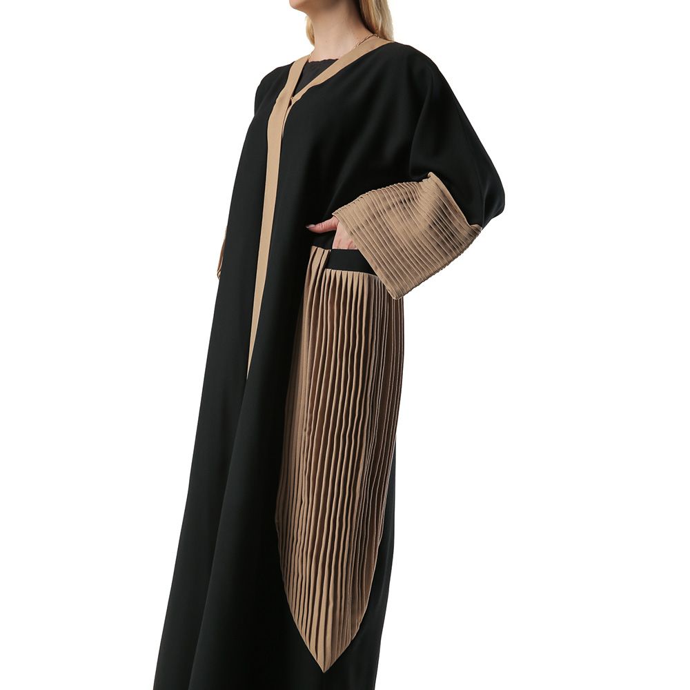 Moi Street - Black Abaya With Contrast Pleated Panels