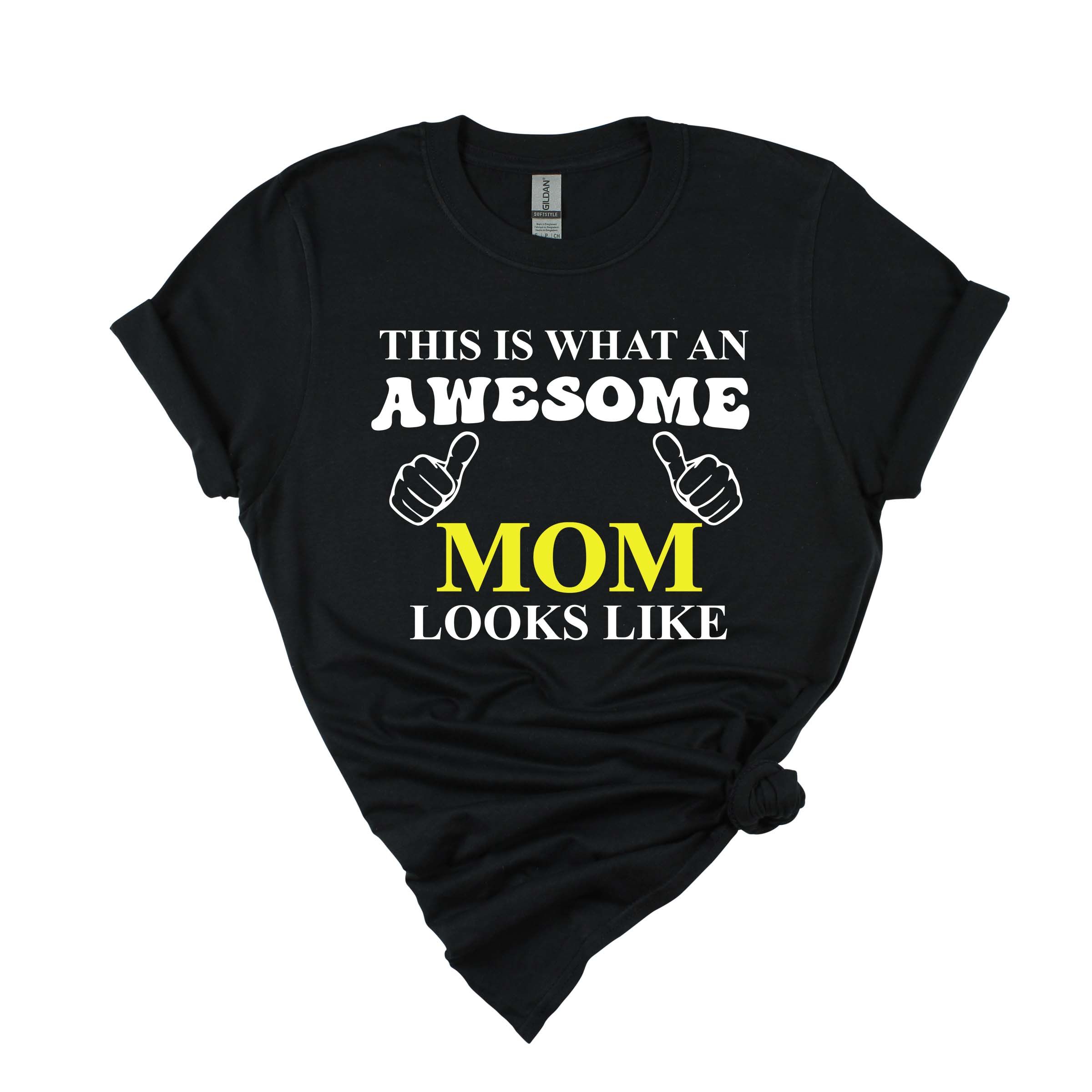 ماتشينغ فاميلي أوتفيتس - تي شيرت Awesome Mom Looks Like - أسود