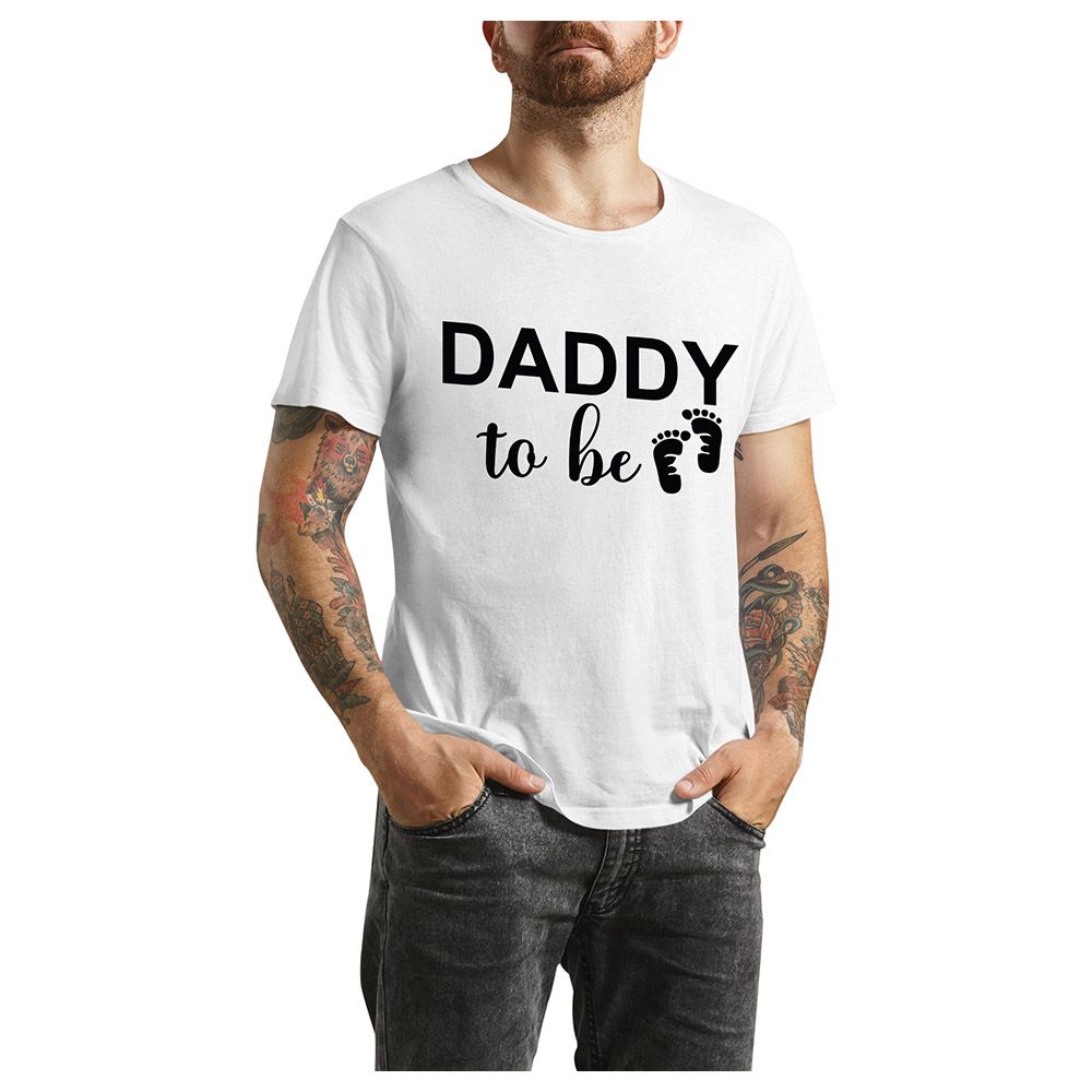 ماتشينغ فاميلي أوتفيتس- تي شيرت للرجال Daddy To Be - ابيض