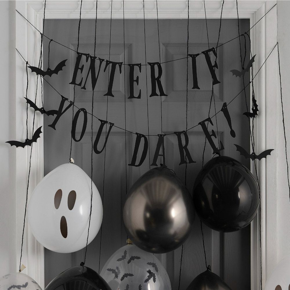 Ginger Ray - Enter If You Dare Bunting w/ Balloon Door Kit