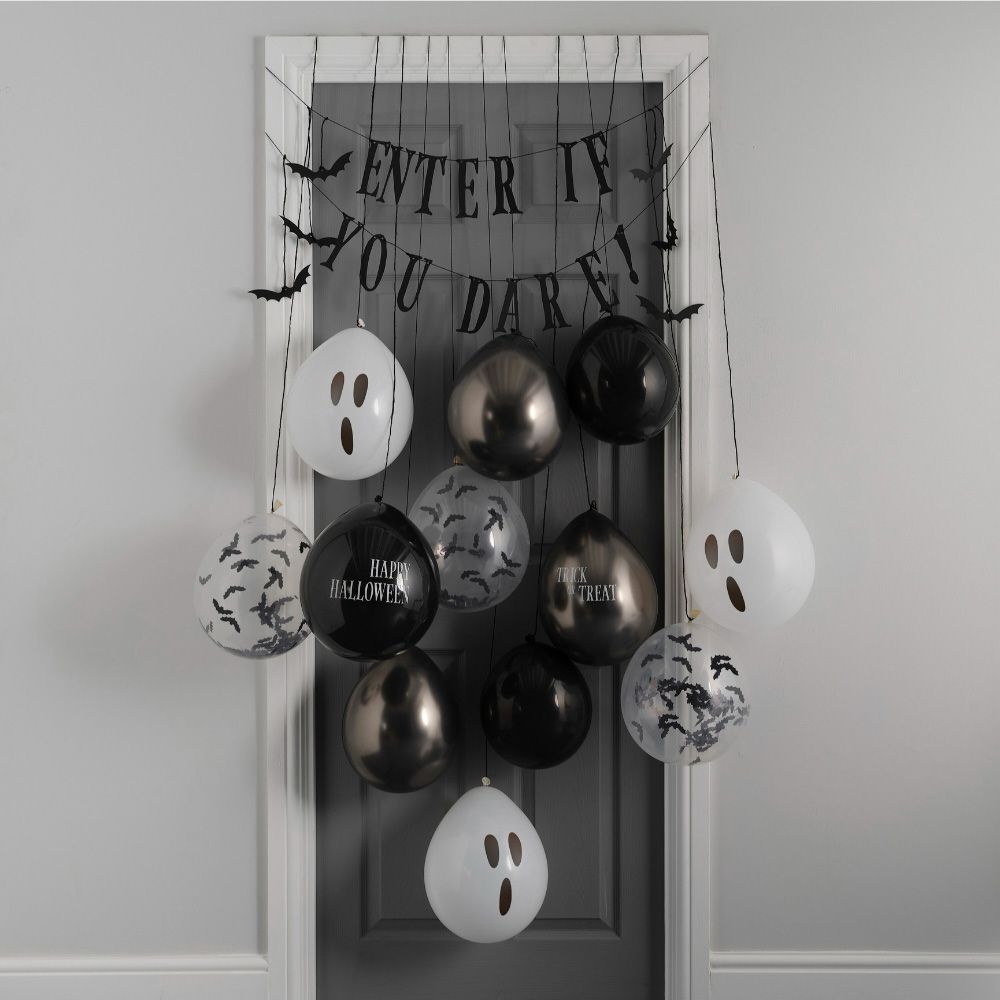 Ginger Ray - Enter If You Dare Bunting w/ Balloon Door Kit