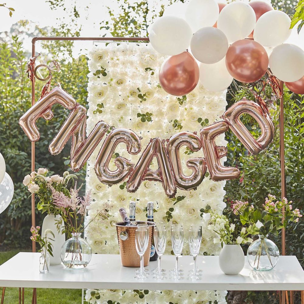 Ginger Ray - Engaged Balloon Bunting - Rose Gold 