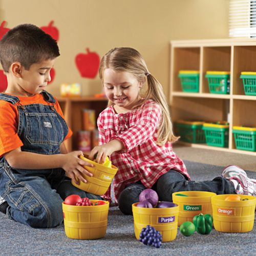 Learning Resources - Farmer's Market Food Sorting Set