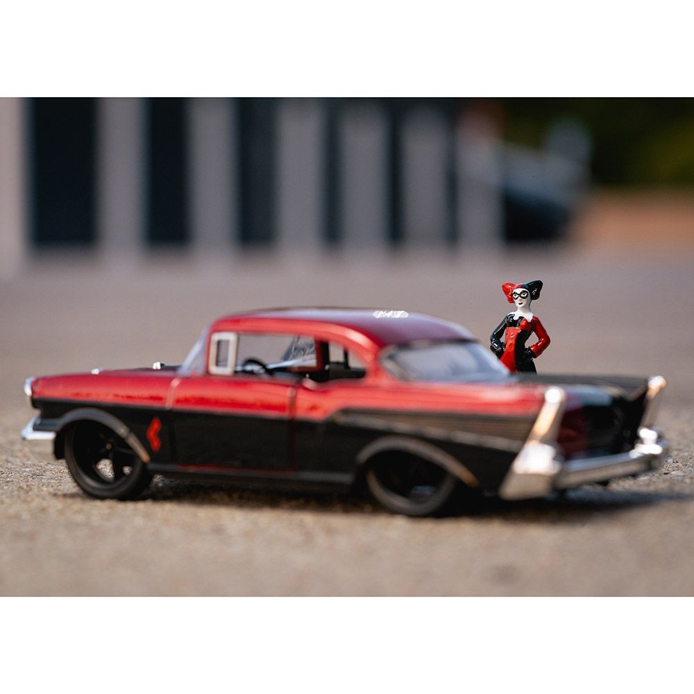 Jada - Harley Quinn 1957 Chevy Bel Air 1/32 - Red