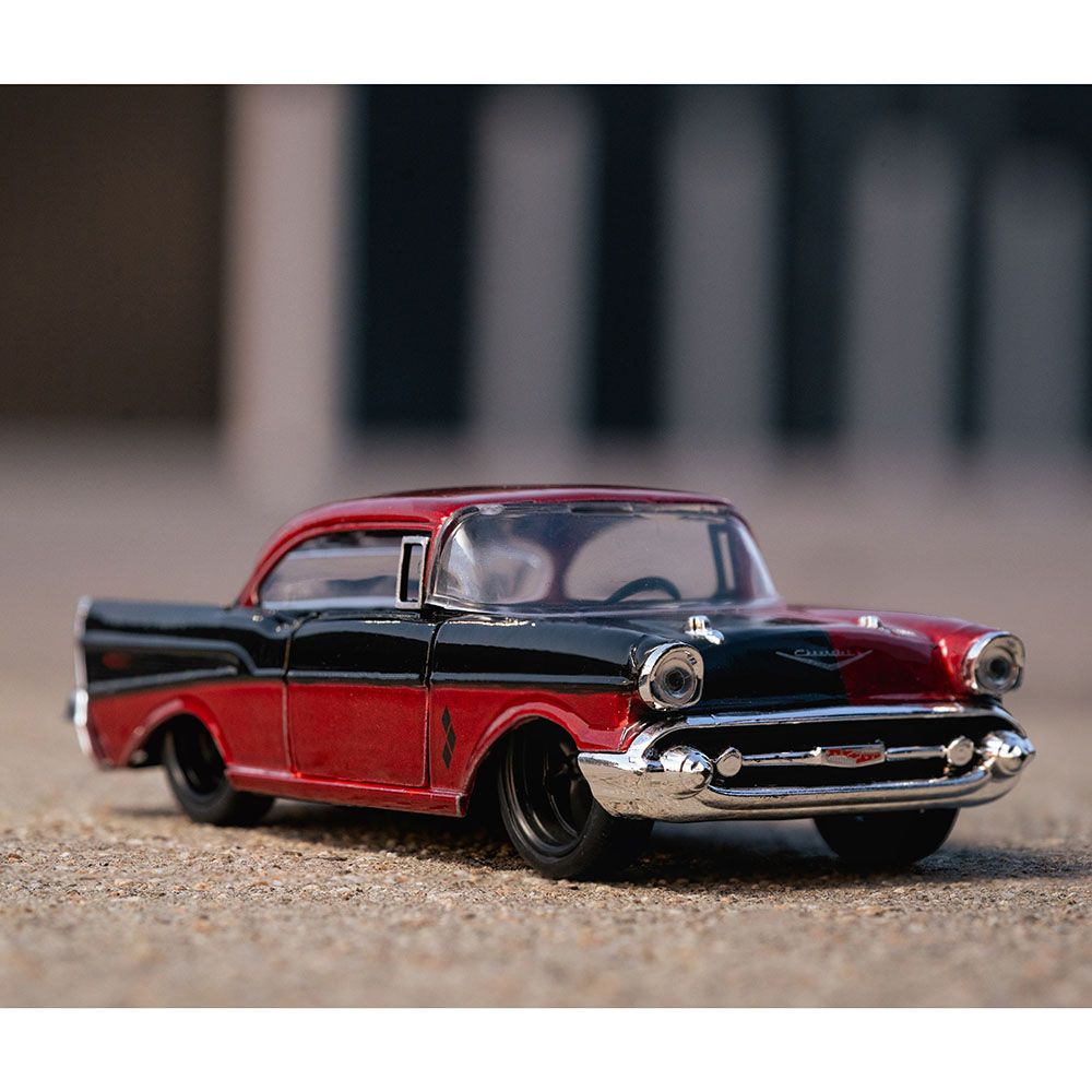 Jada - Harley Quinn 1957 Chevy Bel Air 1/32 - Red