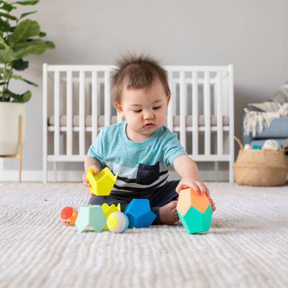 Infantino - Balls, Blocks & Cups Stack & Link Playset - Pack of 18