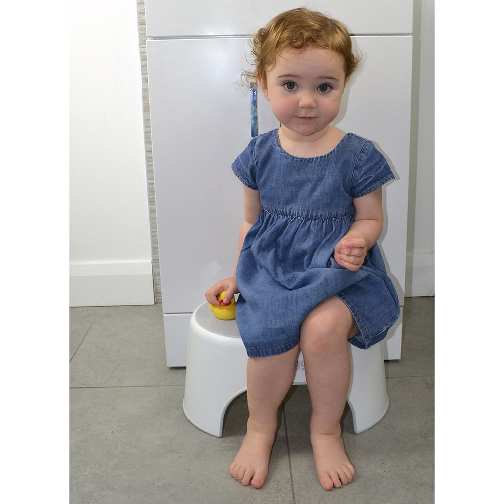 Shnuggle - Toddler/Kids Light Weight Step Stool - White