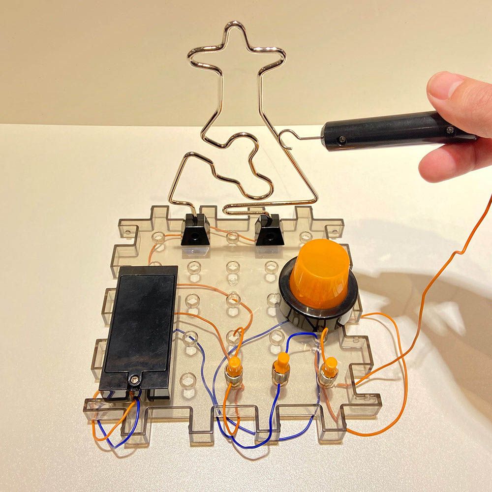 Discovery Mindblown - Toy Circuitry Action Experiment - Wire Trap