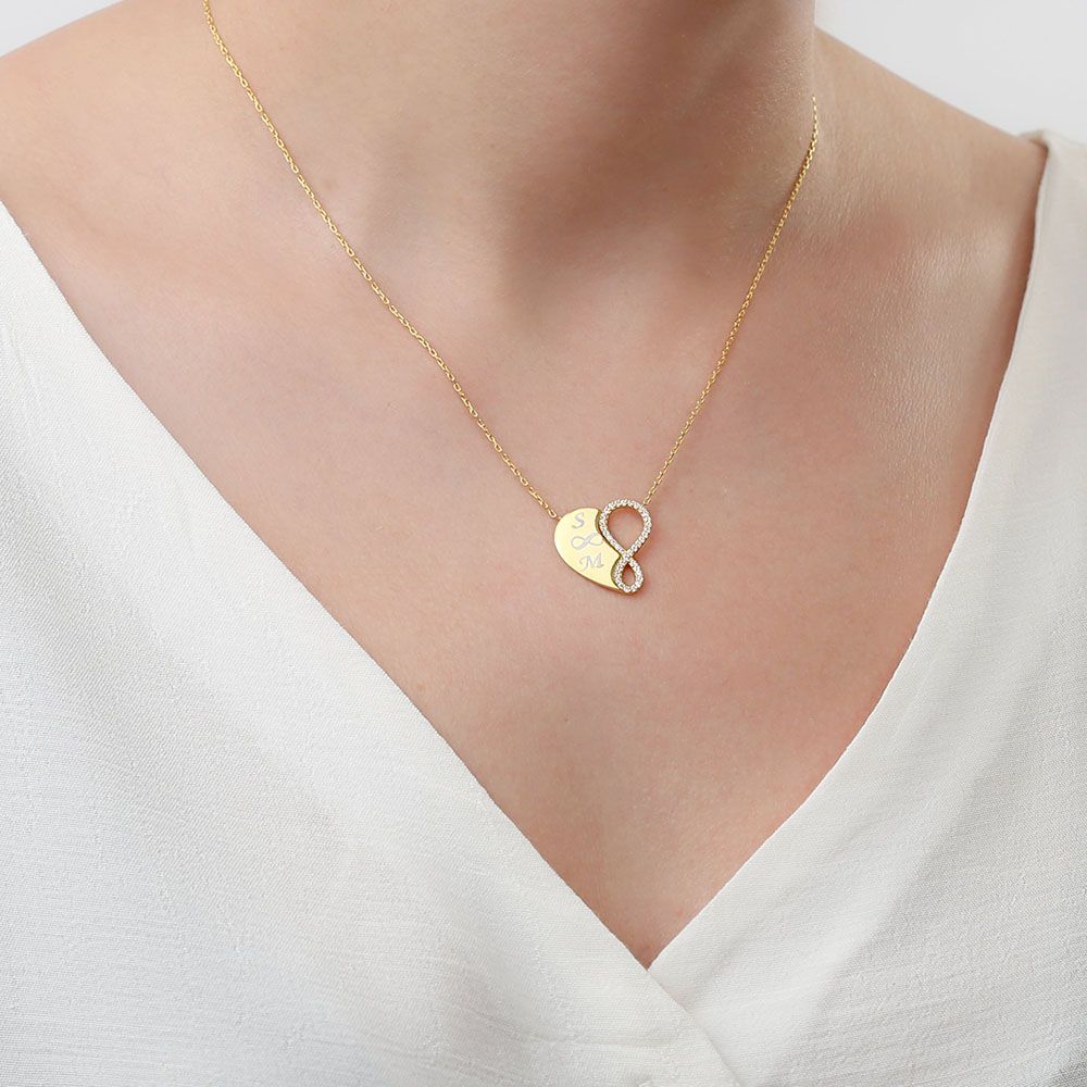 Mini Plum - Personalized Heart Necklace Gold