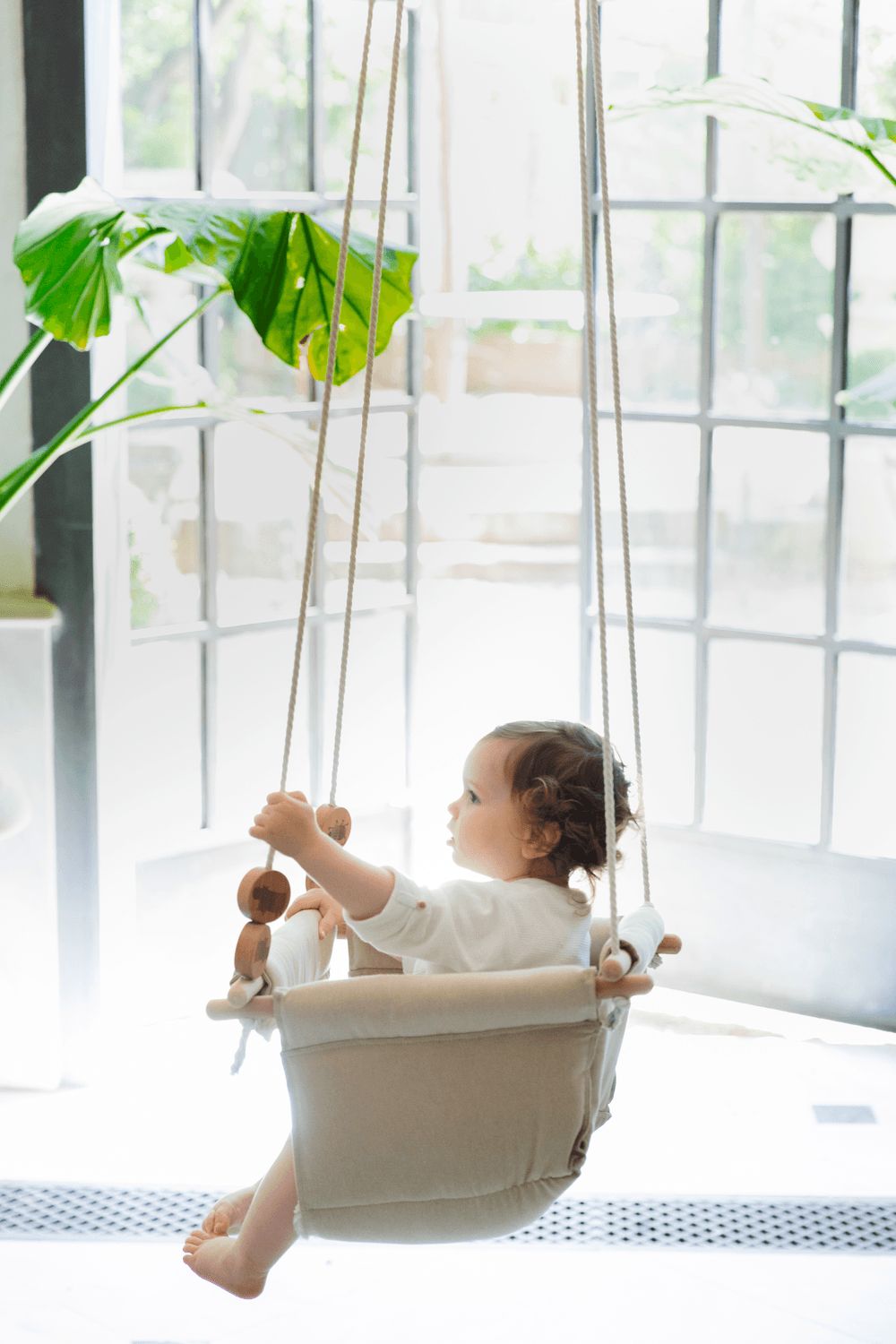 Larisa & Pumpkin - Baby Swing - Mint