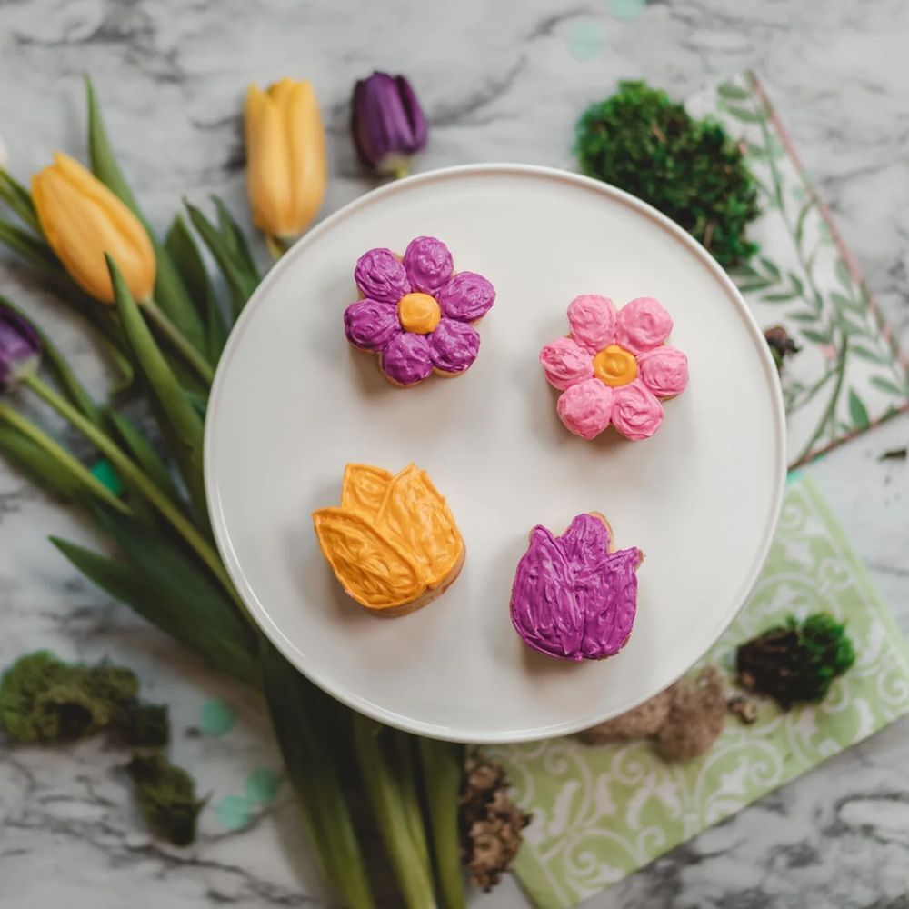 Handstand Kitchen - Flowers Cupcake Mold - Sky Blue