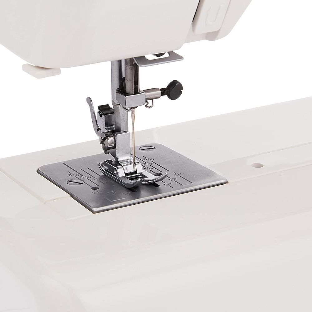 Janome - 1712 Sewing Machine 12 Stitches - white