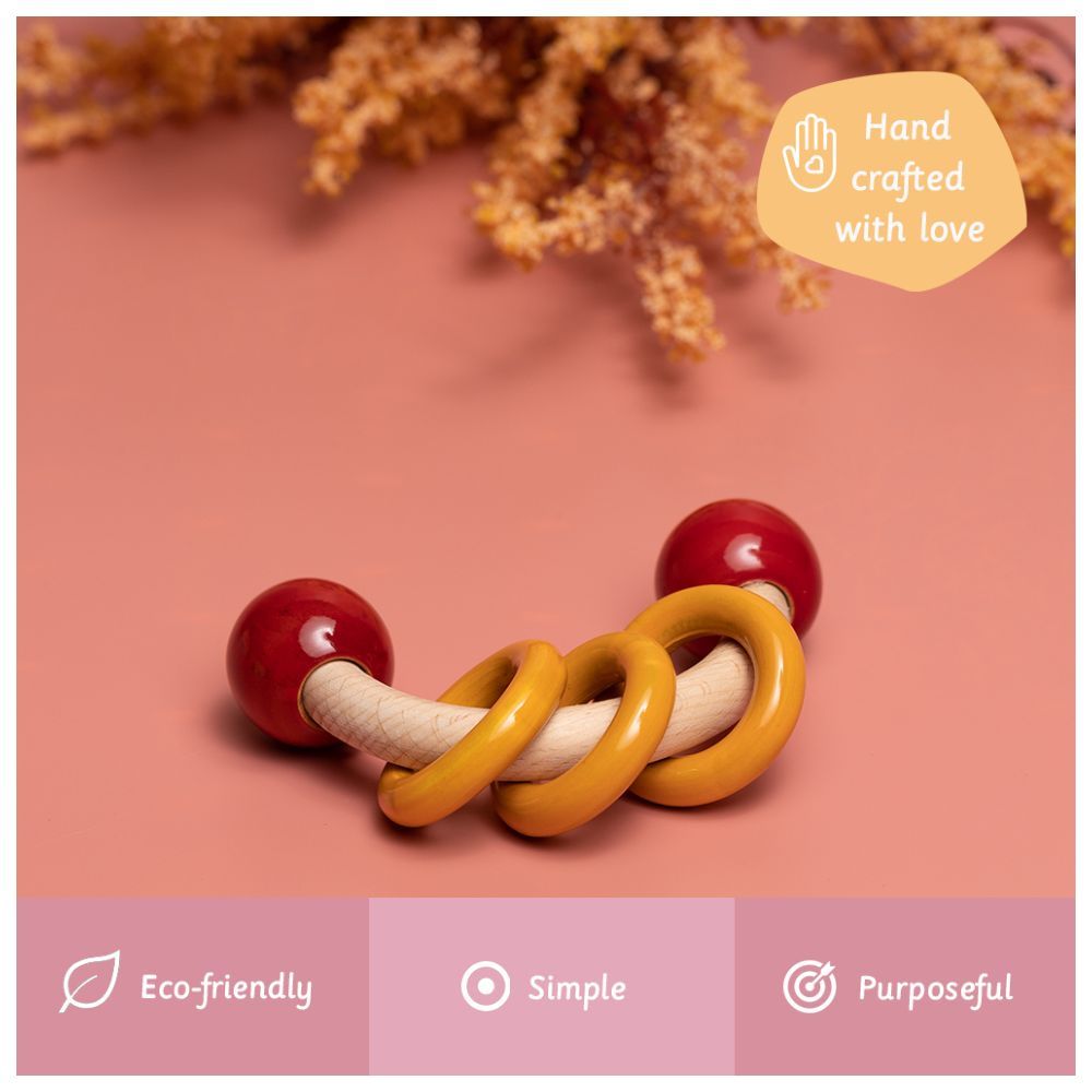 Ariro - Curvy With The Rings Wooden Rattle