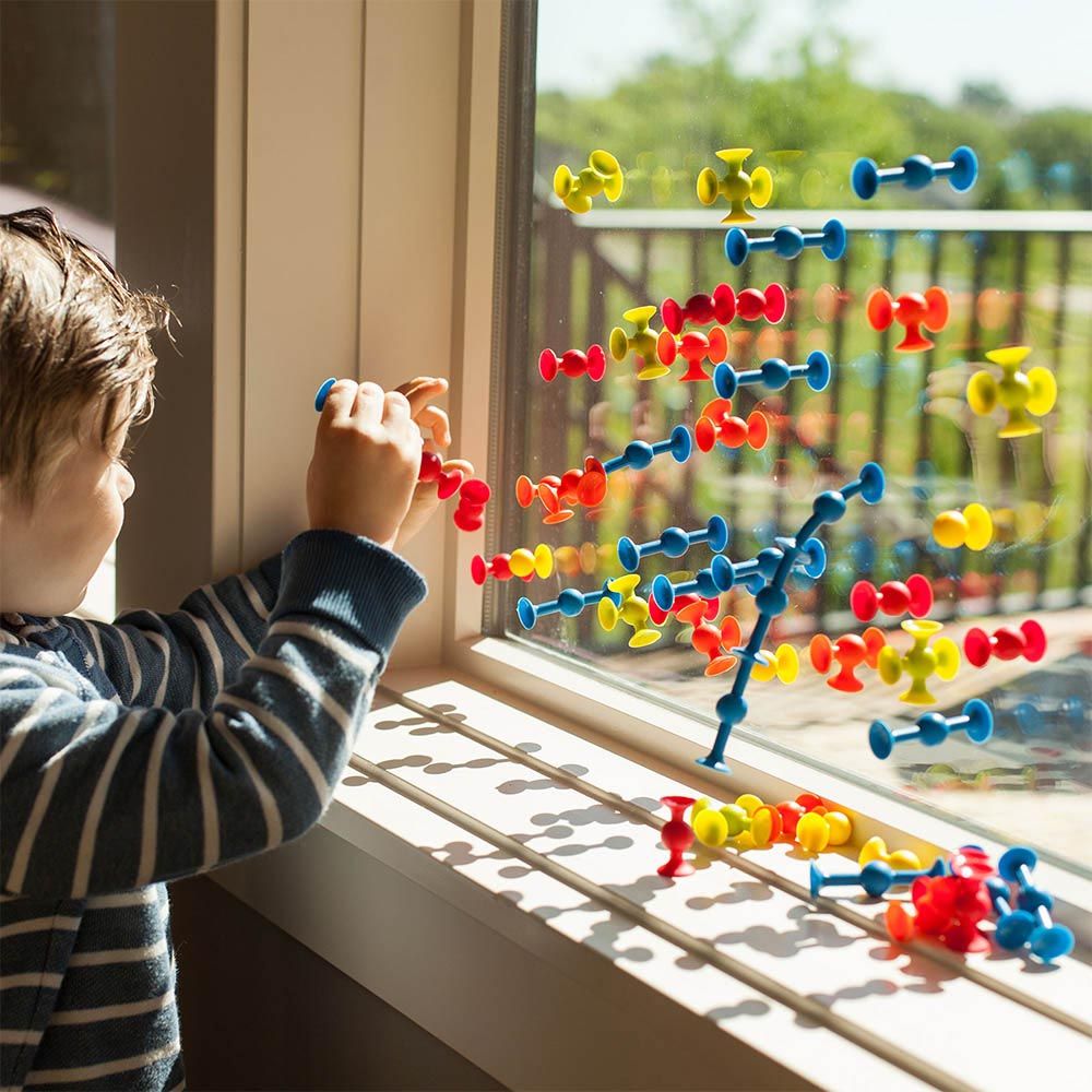 Fat Brain Toys - Mini Squigz Fun Little Suckers