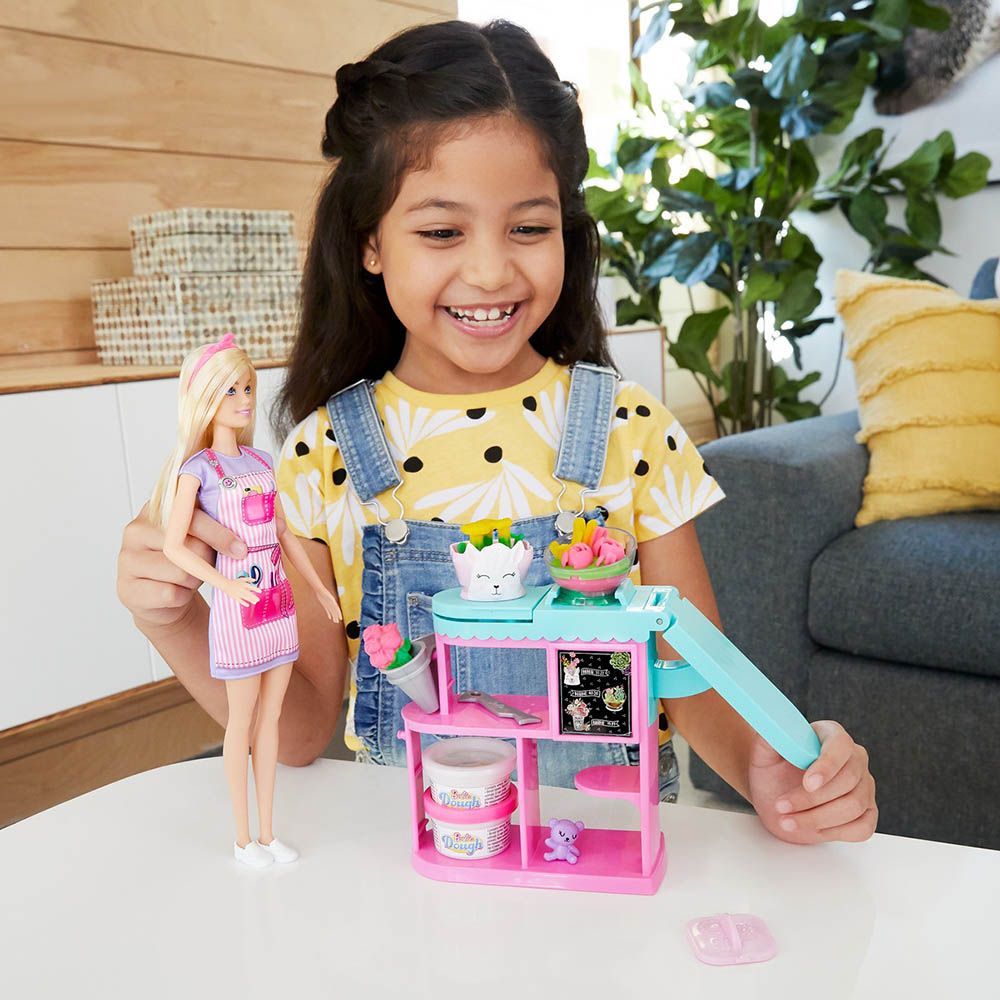 Barbie - Flower Shop Owner Playset