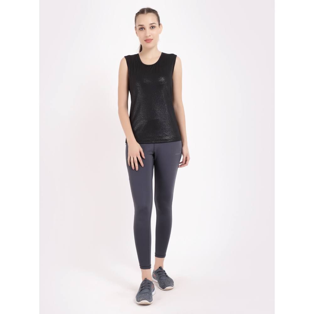 Studioactiv - Shimmer Twisty Back Tee - Black