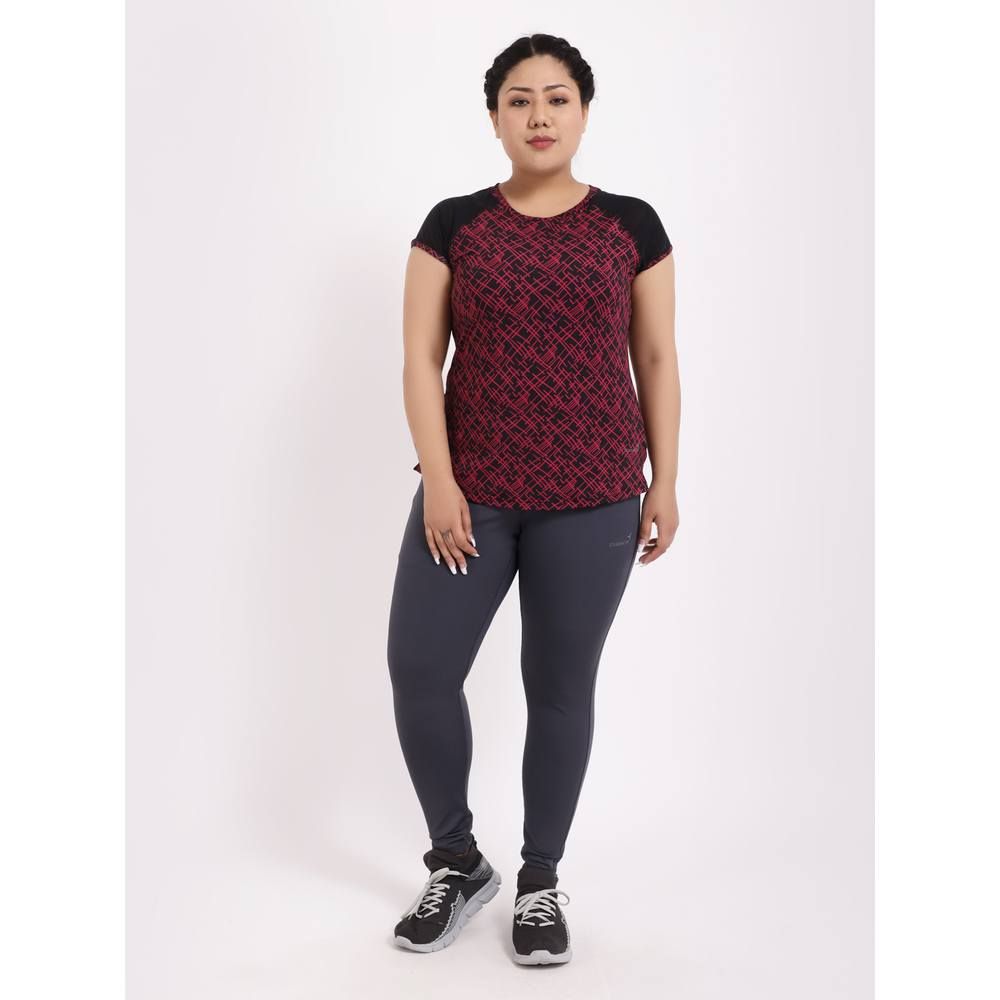 Studioactiv - Picture Perfect Tee Curvy - Wine