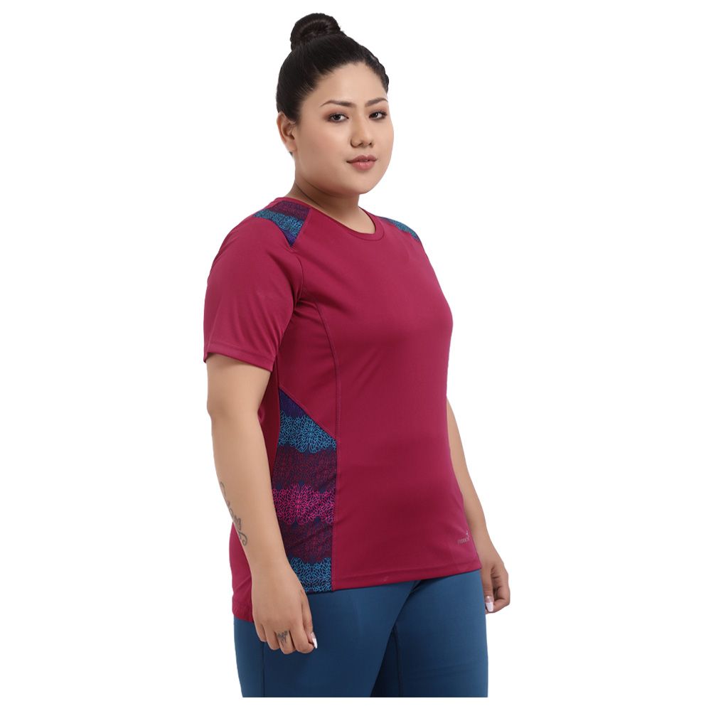 Studioactiv - Oh-So-Smart Tee Curvy - Wine