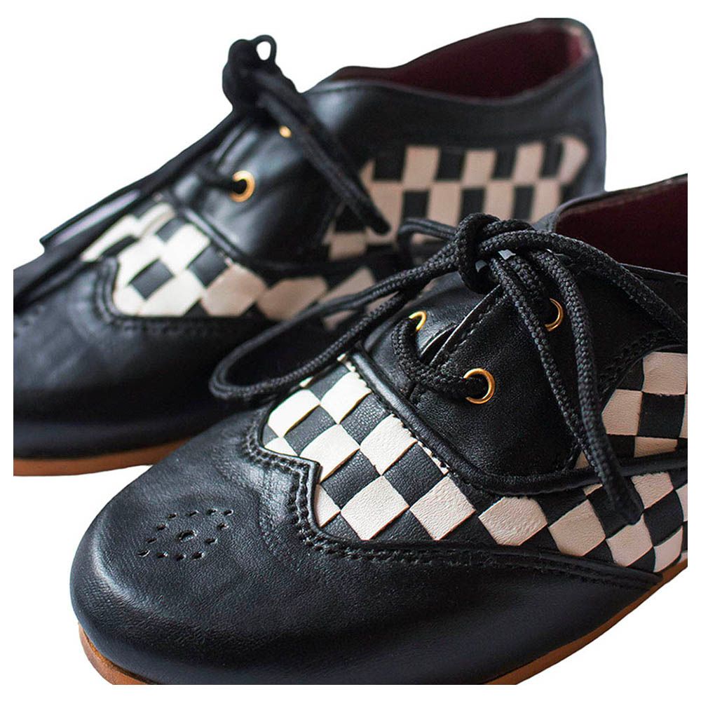 Arooq - Woven Unisex Brogues - Black & White