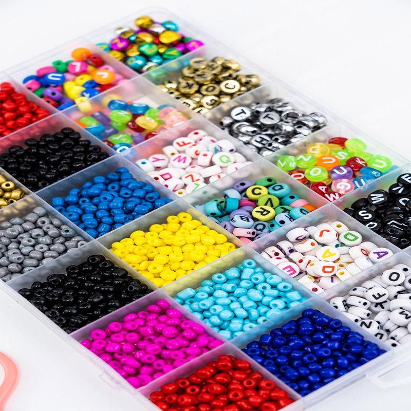 Family Center - English Beads w/ 2 Thread Rolls & Scissors 18-33-5469