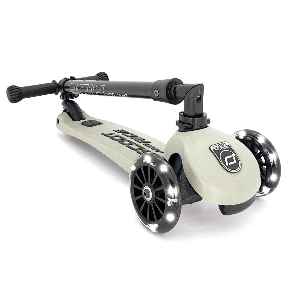 Scoot & Ride - Highwaykick 3 LED Scooter - Ash