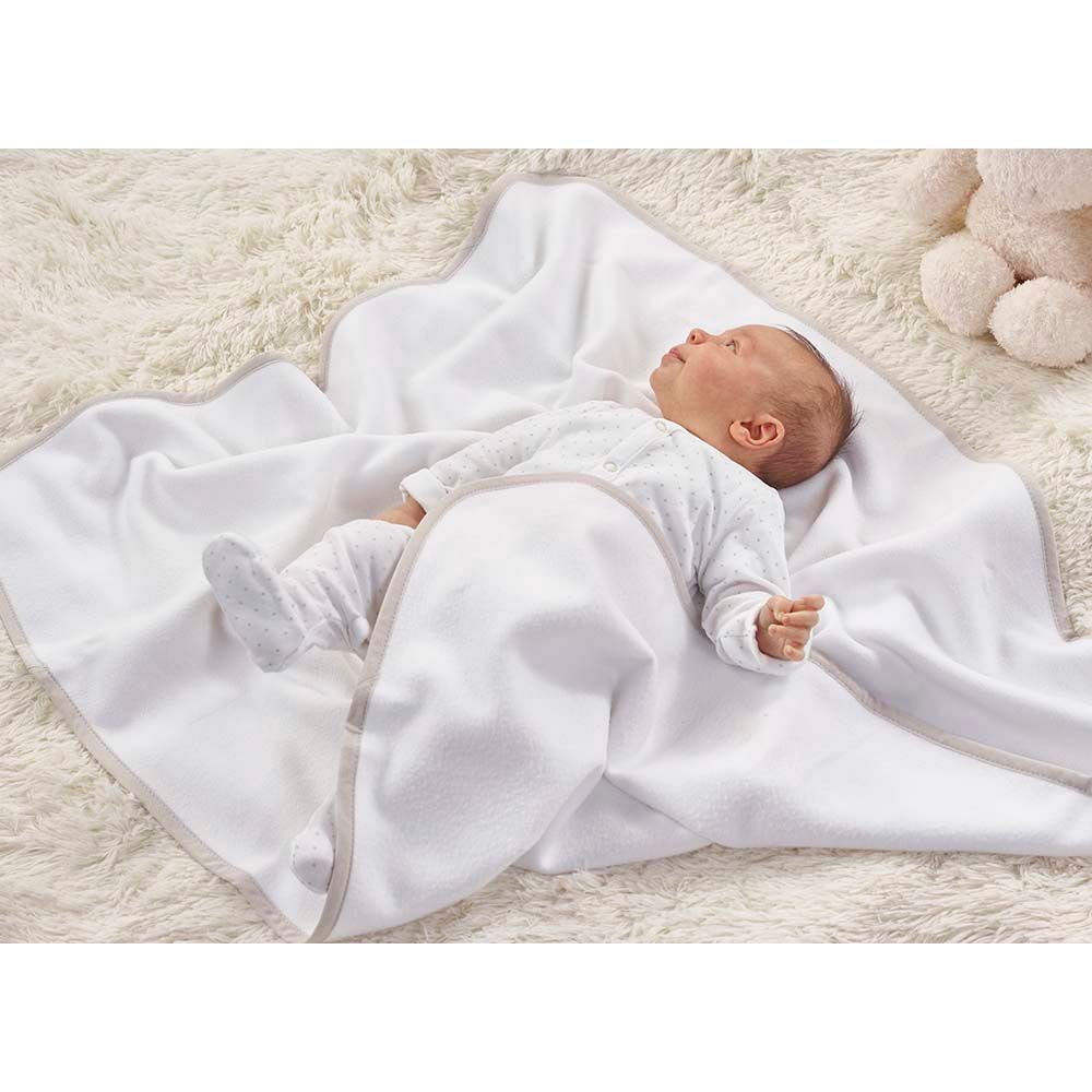 Kinder Valley - Fleece Blanket - White