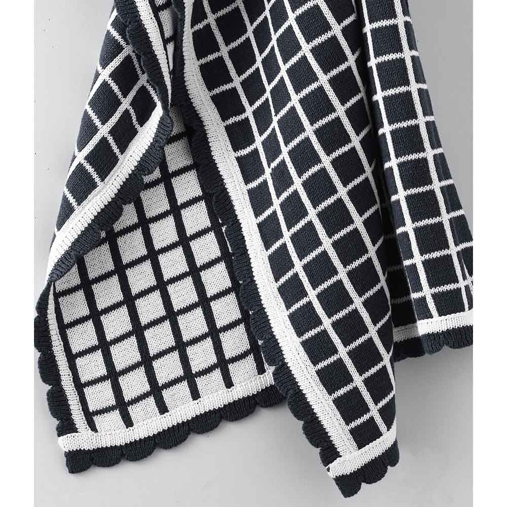 Tiny Hug - Cotton Blanket For Baby - Black/White