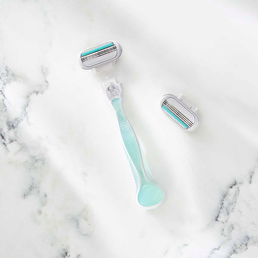 Venus - Deluxe Smooth Sensitive Razor with 2 Blade - Green