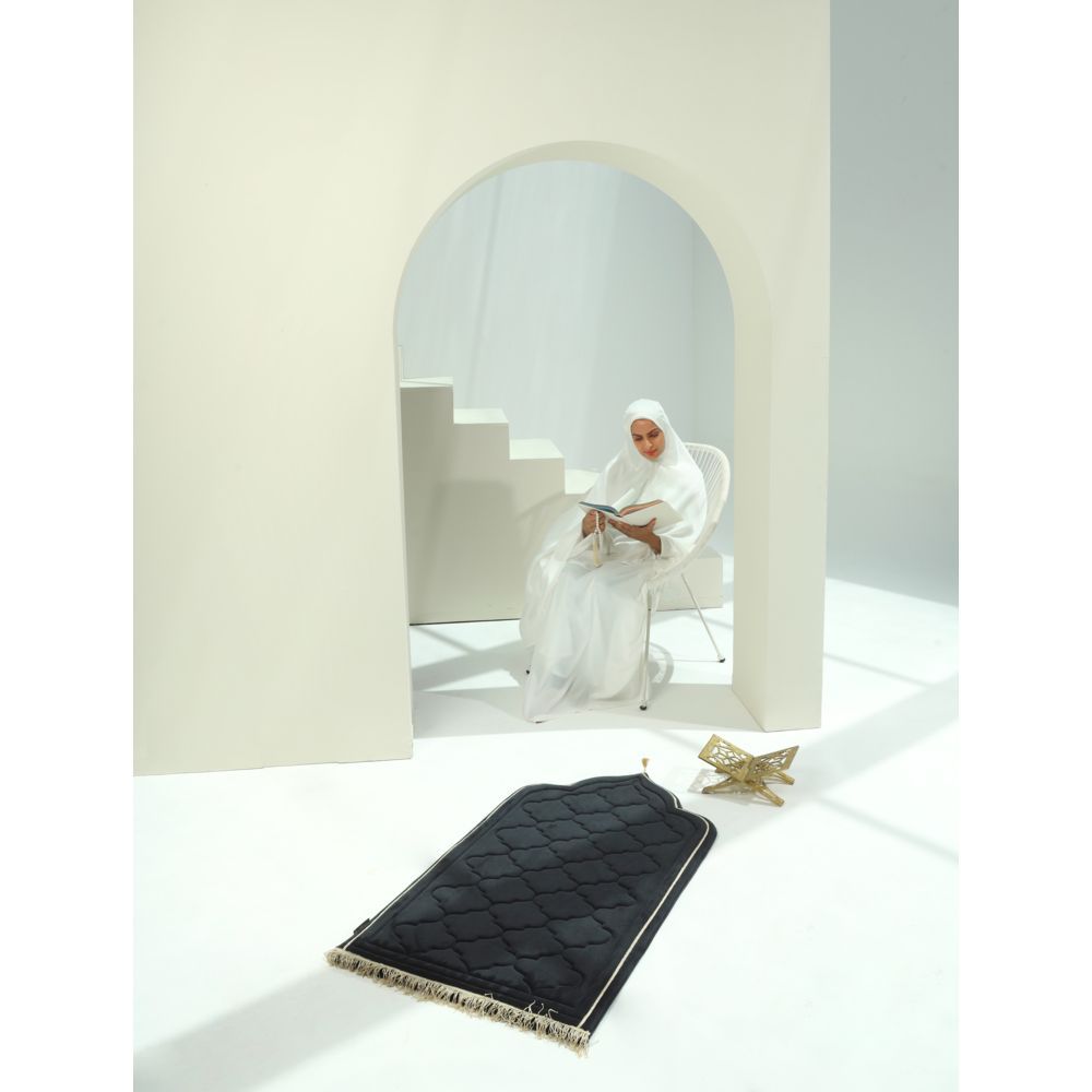 The Modest Company - Velvet Foam Prayer Mat - Black Velvet