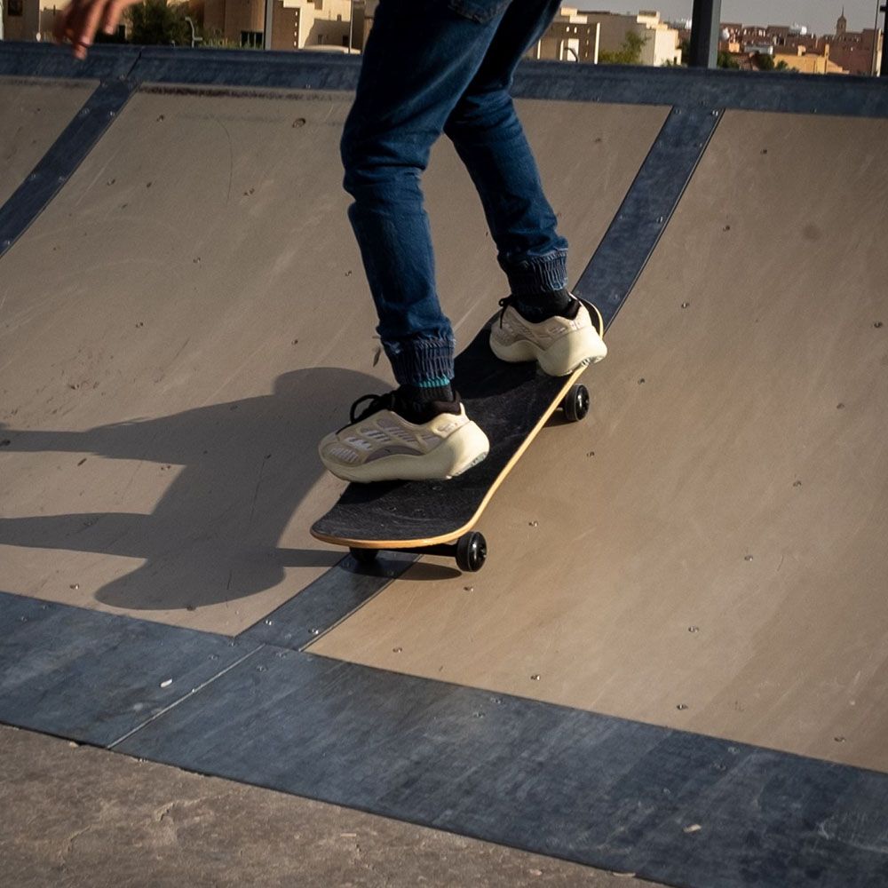 Tiny Wheel - Skull Skateboard - Big